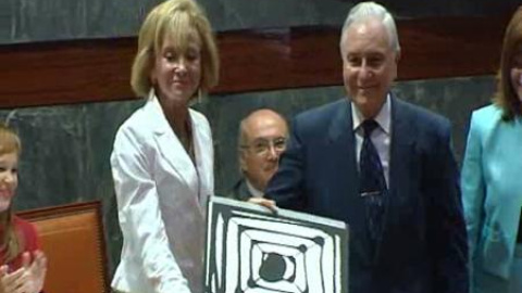 Fernández de la Vega, premiada por su lucha contra la violencia de género Fernández de la Vega, premiada por su lucha contra la violencia de género