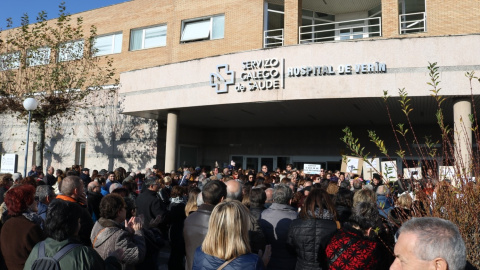 Manifestación frente al hospital de Verín. Fecha: 30 de noviembre. (Foto de Raquel Besteiro, vecina) Manifestación frente al hospital de Verín. Fecha: 30 de noviembre. (Foto de Raquel Besteiro, vecina)