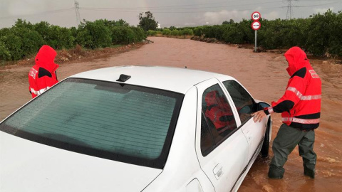 Rescate de una mujer sorprendida por las lluvias en Castellón Rescate de una mujer sorprendida por las lluvias en Castellón