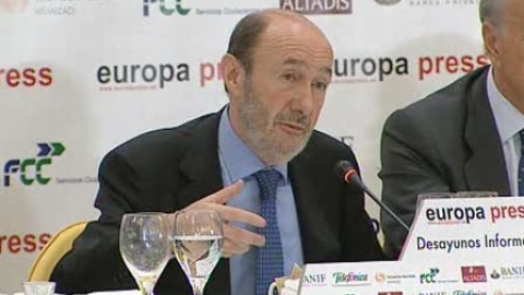 Rubalcaba: "El fin de ETA hay que celebrarlo juntos" Rubalcaba: "El fin de ETA hay que celebrarlo juntos"
