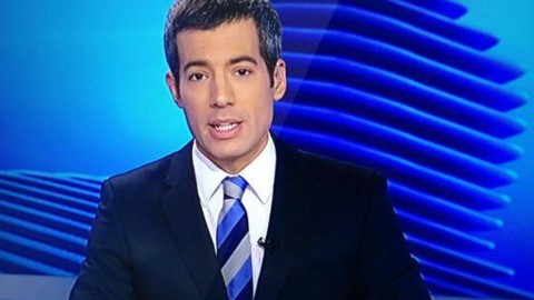 Oriol Nolis, presentando el 'Telediario Fin de Semana' en TVE. / RTVE