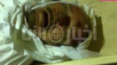 Nuevas imágenes de los cadáveres de Gadafi y su hijo Nuevas imágenes de los cadáveres de Gadafi y su hijo