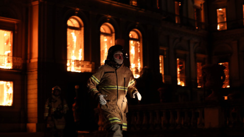 Las llamas comenzaron cuando ya estaba cerrado al público y solo había cuatro vigilantes en su interior.- EFE/Marcelo Sayão