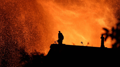 Según la información ofrecida por el propio Museo, no hay heridos ya que todos lograron salir a tiempo.- EFE/Marcelo Sayão