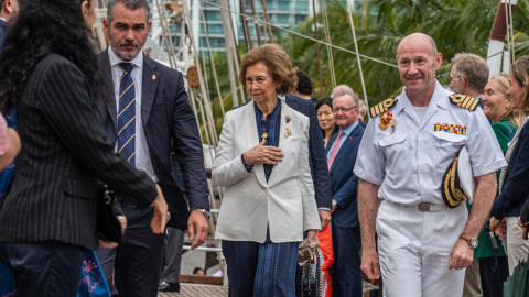 La reina Sofía de España acude a la presentación del Diccionario Biográfico Español digital electrónico (DB-e), este sábado, en Bayfront Park, en Miami (Estados Unidos). La reina Sofía de España acude a la presentación del Diccionario Biográfico Español digital electrónico (DB-e), este sábado, en Bayfront Park, en Miami (Estados Unidos).