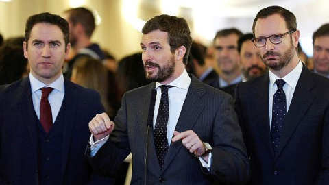 Teodoro García Egea, Pablo Casado y Javier Maroto durante el acto por el aniversario de la Constitución. EFE Teodoro García Egea, Pablo Casado y Javier Maroto durante el acto por el aniversario de la Constitución. EFE