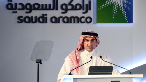El presidente de Saudi Aramco, Yasir Al-Rumayyan, en la rueda de prensa en la que se presentó la salida a bolsa de la petrolera. E.P./Saudi Press Agency El presidente de Saudi Aramco, Yasir Al-Rumayyan, en la rueda de prensa en la que se presentó la salida a bolsa de la petrolera. E.P./Saudi Press Agency