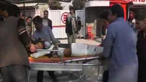 Hasta 20 muertos en un atentado contra un santuario chií en Kabul Hasta 20 muertos en un atentado contra un santuario chií en Kabul