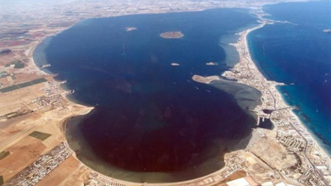 Dimiten tres investigadoras del Comité Científico del Mar Menor y el PSOE pide explicaciones Dimiten tres investigadoras del Comité Científico del Mar Menor y el PSOE pide explicaciones