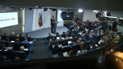 Foto de diciembre de 2018, del presidente del Gobierno, Pedro Sánchez, durante la rueda de prensa posterior al Consejo de Ministros en la que ofreció el balance de gestión del Gobierno. POOL MONCLOA/Fernando Calvo Foto de diciembre de 2018, del presidente del Gobierno, Pedro Sánchez, durante la rueda de prensa posterior al Consejo de Ministros en la que ofreció el balance de gestión del Gobierno. POOL MONCLOA/Fernando Calvo
