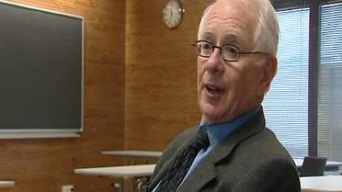 Glashow: "La conclusión de que los neutrinos viajan más rápido que la luz no es correcta" Glashow: "La conclusión de que los neutrinos viajan más rápido que la luz no es correcta"