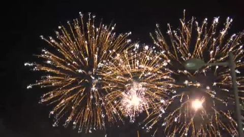 La Plaza del Carmen, en Granada, se queda sin campanadas por un problema en la pantalla gigante La Plaza del Carmen, en Granada, se queda sin campanadas por un problema en la pantalla gigante