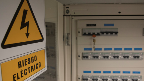 Un cuadro eléctrico en unas oficinas en Madrid. REUTERS/Sergio Perez Un cuadro eléctrico en unas oficinas en Madrid. REUTERS/Sergio Perez