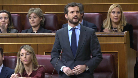 Casado acusa a Sánchez de "no defender ni al Rey ni a las vÃctimas del terrorismo" Casado acusa a Sánchez de "no defender ni al Rey ni a las vÃctimas del terrorismo"