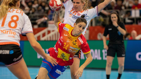 Alicia Fernández, durante el partido ante Países Bajos. EFE/EPA/HIROSHI YAMAMURA Alicia Fernández, durante el partido ante Países Bajos. EFE/EPA/HIROSHI YAMAMURA