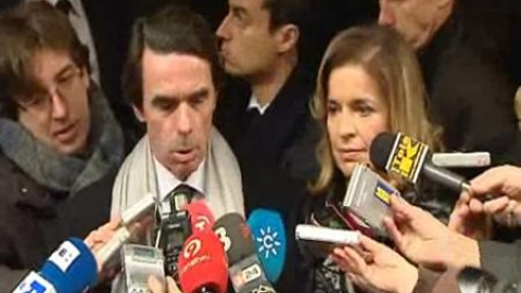 Aznar: "El nombre de Manuel Fraga merece ser escrito con mayúsculas" Aznar: "El nombre de Manuel Fraga merece ser escrito con mayúsculas"