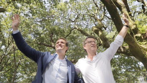 Pablo Casado y Alberto Núñez Feijoo, en Cotobade. / EFE Pablo Casado y Alberto Núñez Feijoo, en Cotobade. / EFE