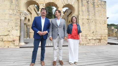 El presidente de Ciudadanos, Albert Rivera (c), y el líder de esta formación en Andalucía, Juan Marín (i), acompañados por Marta Rivera (d), de la comisión de Cultura de C´s, durante su visita al al complejo de Medina Azahara en Córdoba, recientem El presidente de Ciudadanos, Albert Rivera (c), y el líder de esta formación en Andalucía, Juan Marín (i), acompañados por Marta Rivera (d), de la comisión de Cultura de C´s, durante su visita al al complejo de Medina Azahara en Córdoba, recientem