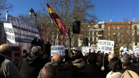 Miles de personas expresan su apoyo a Garzón Miles de personas expresan su apoyo a Garzón