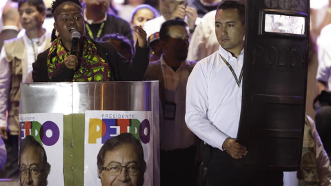 23/05/2022 - La candidata a la Vicepresidencia de Colombia Francia Márquez, habla en el último mitin junto a Gustavo Petro, este domingo 22 de mayo en la céntrica Plaza de Bolívar de Bogotá (Colombia).
