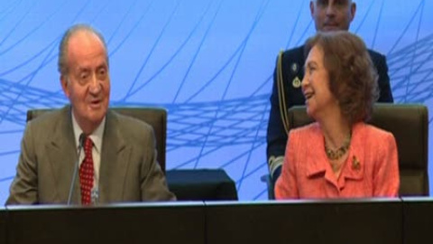 El rey a la Reina: "Déjame terminar" El rey a la Reina: "Déjame terminar"