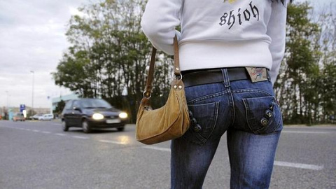 El Plan Integral contra la Trata de Mujeres y Niñas con Fines de Explotación Sexual cifra en 900 las víctimas acreditadas en todo el país en 2014. El Plan Integral contra la Trata de Mujeres y Niñas con Fines de Explotación Sexual cifra en 900 las víctimas acreditadas en todo el país en 2014.