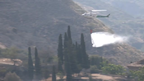 Un incendio causado por una barbacoa pone en peligro la Abadía del Sacromonte en Granada Un incendio causado por una barbacoa pone en peligro la Abadía del Sacromonte en Granada