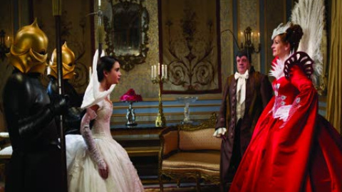 Una malvada Julia Roberts lucha contra Blancanieves Una malvada Julia Roberts lucha contra Blancanieves