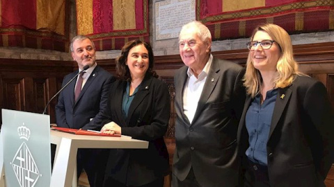 Collboni, Colau, Maragall i Artadi han tancat un acord de pressupostos que implica el suport del PSC i BComú com a Govern municipal i ERC i JxCat. EUROPA PRESS Collboni, Colau, Maragall i Artadi han tancat un acord de pressupostos que implica el suport del PSC i BComú com a Govern municipal i ERC i JxCat. EUROPA PRESS