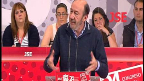 Rubalcaba: "Rajoy es el último mohicano de la austeridad" Rubalcaba: "Rajoy es el último mohicano de la austeridad"