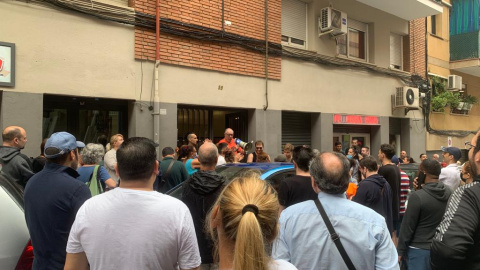 24/05/2022 - L'intent de desnonament del Ginés i la Manoli del passat 24 de maig, suspès gràcies a la pressió veïnal. 24/05/2022 - L'intent de desnonament del Ginés i la Manoli del passat 24 de maig, suspès gràcies a la pressió veïnal.