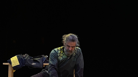 Un instante de la obra teatral 'La enciclopedia del dolor Tomo I: Esto que no salga de aquí' Un instante de la obra teatral 'La enciclopedia del dolor Tomo I: Esto que no salga de aquí'