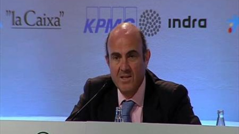 De Guindos: "Son auténticos sinsentidos" De Guindos: "Son auténticos sinsentidos"