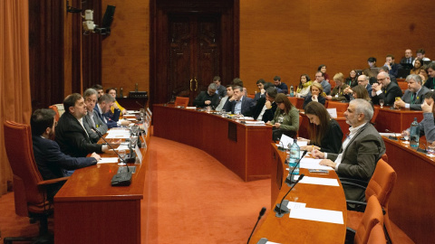 28/01/2020.- El exvicepresidente de la Generalitat, Oriol Junqueras durante su intervención en la reunión de la comisión de investigación del Parlament. EFE/Enric Fontcuberta