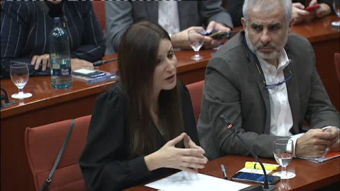Ciudadanos abandona la comisión recordándole a Junqueras que "si insiste en que lo voverán a hacer, lo volveremos a frenar" Ciudadanos abandona la comisión recordándole a Junqueras que "si insiste en que lo voverán a hacer, lo volveremos a frenar"