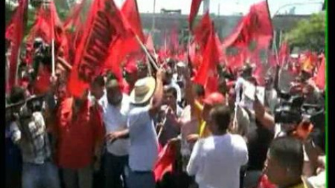 Miles de personas contra el Gobierno Miles de personas contra el Gobierno