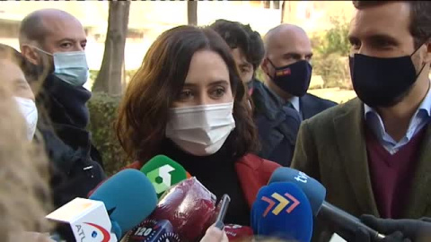 Ayuso señala que la distribución de vacunas "es una estrategia nacional que tiene que dirigir el Gobierno central" Ayuso señala que la distribución de vacunas "es una estrategia nacional que tiene que dirigir el Gobierno central"