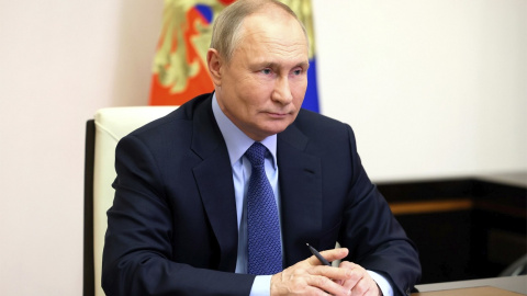 01/06/2022 El presidente ruso Vladímir Putin durante una videoconferencia, a 31 de mayo de 2022, en Moscú. 01/06/2022 El presidente ruso Vladímir Putin durante una videoconferencia, a 31 de mayo de 2022, en Moscú.