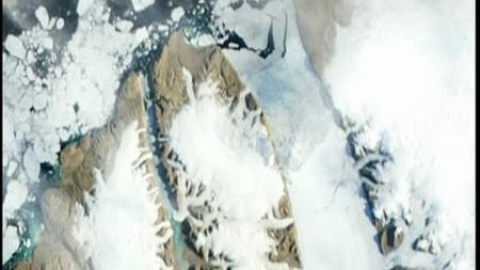 Se desprende en Groenlandia un iceberg gigantesco Se desprende en Groenlandia un iceberg gigantesco