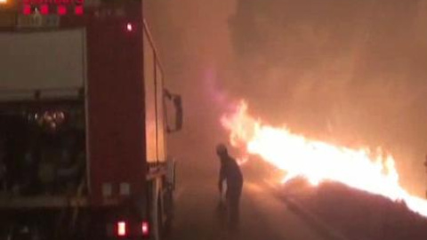 El incendio de la Jonquera sigue avanzando sin control El incendio de la Jonquera sigue avanzando sin control