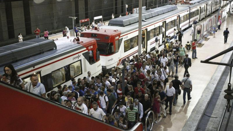 La estación de Atocha Renfe paralizada y sin empleados por la huelga La estación de Atocha Renfe paralizada y sin empleados por la huelga
