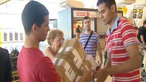 Ya viajan hacia el Sáhara treinta cooperantes españoles Ya viajan hacia el Sáhara treinta cooperantes españoles