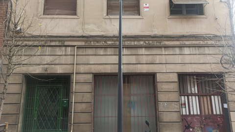 L'immoble del carrer Maignon, a Barcelona, on vivia Francisco Sánchez abans que el desnonessin. Actualment es troba en runes. L'immoble del carrer Maignon, a Barcelona, on vivia Francisco Sánchez abans que el desnonessin. Actualment es troba en runes.