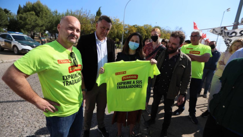 Fernando Trujillo, el presidente del comité de empresa con Ione Belarra Fernando Trujillo, el presidente del comité de empresa con Ione Belarra