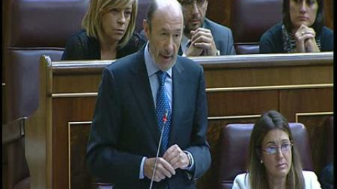 Rubalcaba solicita a Rajoy que se debatan en el Congreso las condiciones del rescate Rubalcaba solicita a Rajoy que se debatan en el Congreso las condiciones del rescate