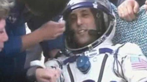 Aterriza en Kazajistán la nave Soyuz Aterriza en Kazajistán la nave Soyuz