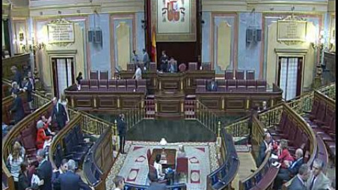 El Congreso aprueba los 450 euros y el 'banco malo' El Congreso aprueba los 450 euros y el 'banco malo'