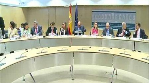 El déficit autonómico se come en seis meses el objetivo de todo el año El déficit autonómico se come en seis meses el objetivo de todo el año