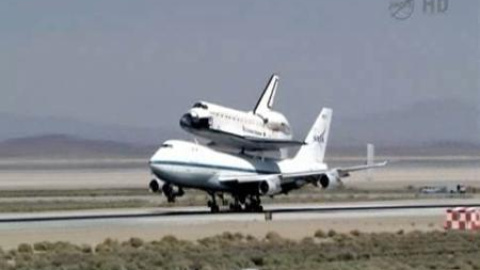 Aterriza el California el transbordador Endeavour Aterriza el California el transbordador Endeavour