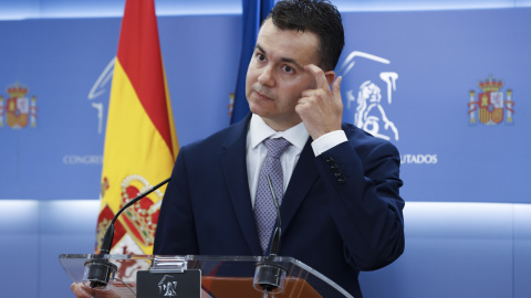 21/06/2022.- El portavoz del PSOE en el Congreso, Héctor Gómez , durante la rueda de prensa tras la Junta de Portavoces que tiene lugar este martes en el Congreso. EFE/J.J. Guillén 21/06/2022.- El portavoz del PSOE en el Congreso, Héctor Gómez , durante la rueda de prensa tras la Junta de Portavoces que tiene lugar este martes en el Congreso. EFE/J.J. Guillén